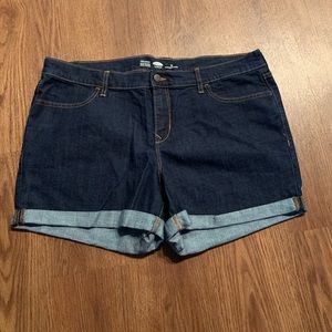 Jean shorts with rolled hem